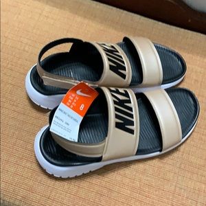 NWT Nike Tanjun Sandal
